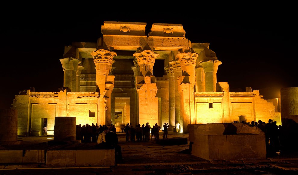 Viaggio ai templi di Edfu e Kom ombo da Luxor