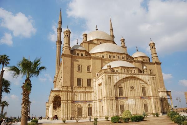 Tour a El Cairo islámico y copto desde el puerto de Port Said